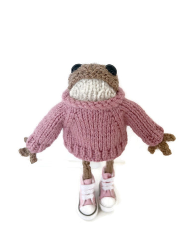 Hamilton Frog - brown knitted frog with sweater