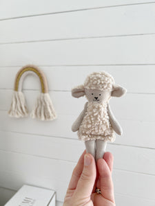 Tiny Lamb - Barley